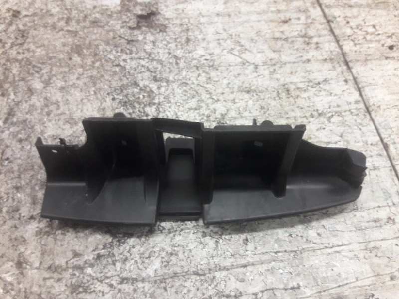 Recambio de soportes paragolpes para volvo c30 d5 r-design referencia OEM IAM 30657218 TRASERO IZQUIERDO 