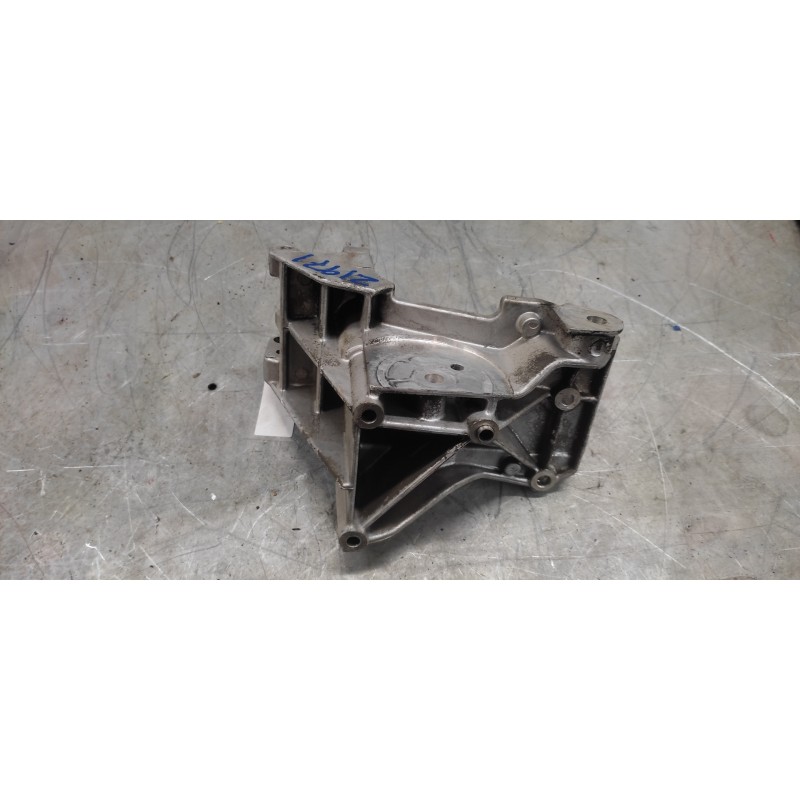 Recambio de soporte alternador para citroën xsara picasso 2.0 hdi satisfaction ii referencia OEM IAM 9643834880  