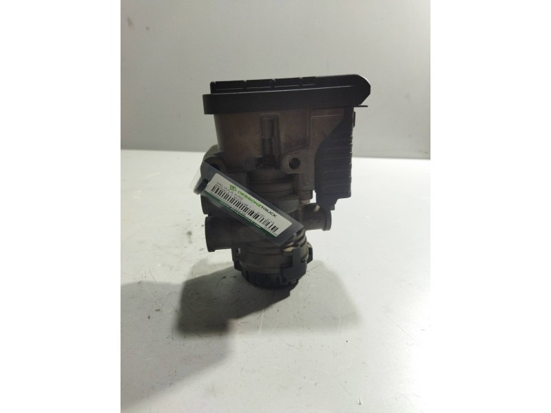 Recambio de valvula aire para renault midlum referencia OEM IAM 22225564 K102265 VALVULA EBS