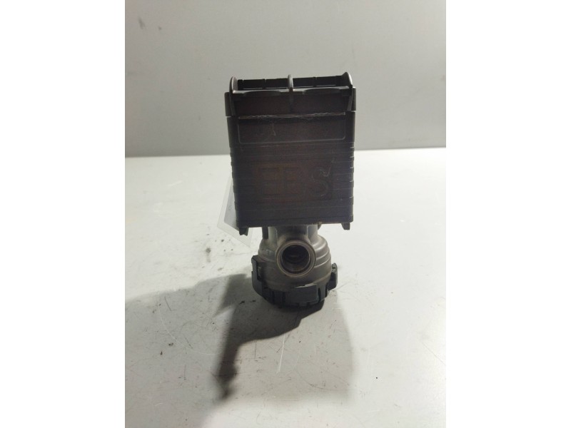 Recambio de valvula aire para renault midlum referencia OEM IAM 22225564 K102265 VALVULA EBS