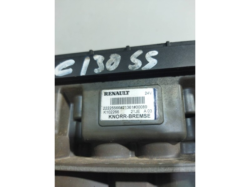 Recambio de valvula aire para renault midlum referencia OEM IAM 22225566 K102266 VALVULA EBS