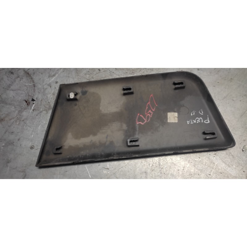 Recambio de moldura puerta delantera derecha para fiat ducato combi 33 (290) 130 teilverglast (l1h1) referencia OEM IAM 13057760