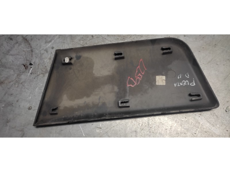 Recambio de moldura puerta delantera derecha para fiat ducato combi 33 (290) 130 teilverglast (l1h1) referencia OEM IAM 13057760