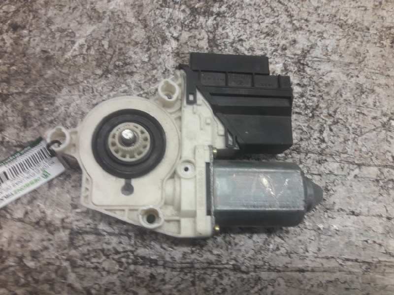 Recambio de motor elevalunas delantero derecho para seat ibiza (6l1) cool referencia OEM IAM 6Q2959801A 104383101 26 PINS