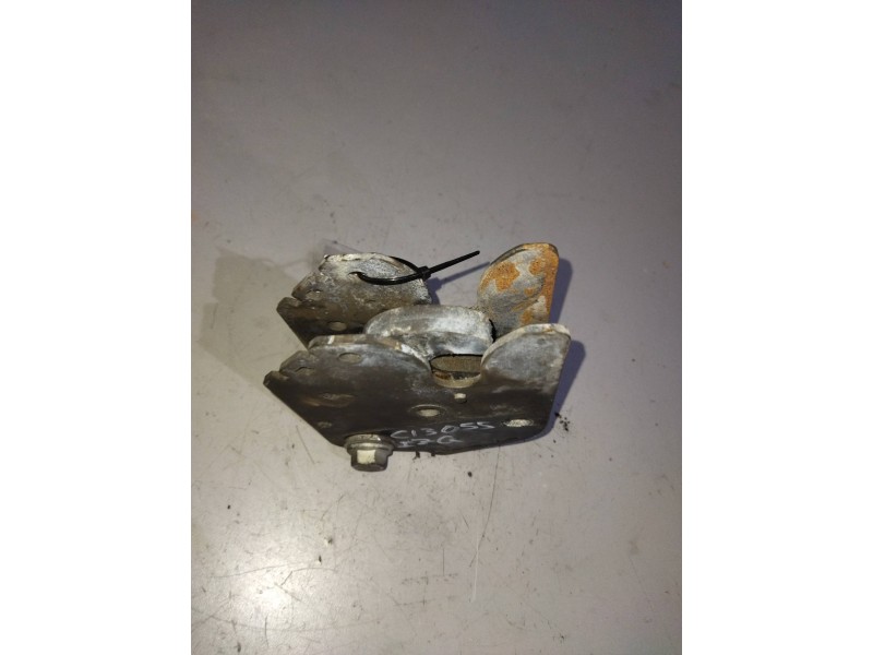 Recambio de cierre cabina izquierdo para renault midlum referencia OEM IAM 25379077  