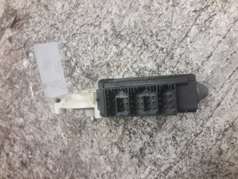 Recambio de motor elevalunas delantero derecho para seat ibiza (6l1) cool referencia OEM IAM 6Q2959801A 104383101 26 PINS