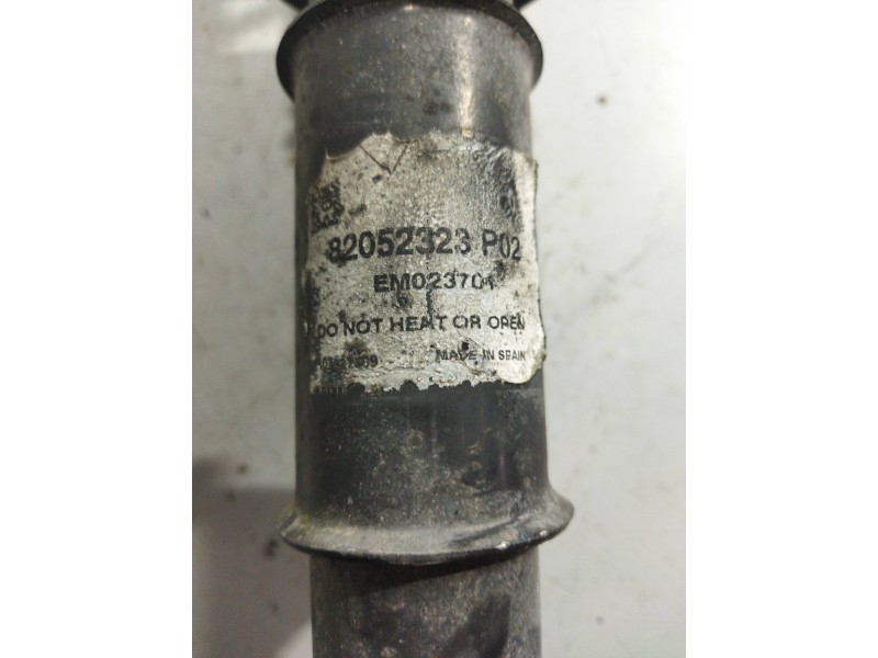 Recambio de amortiguador trasero derecho cabina para renault midlum referencia OEM IAM 82052323  
