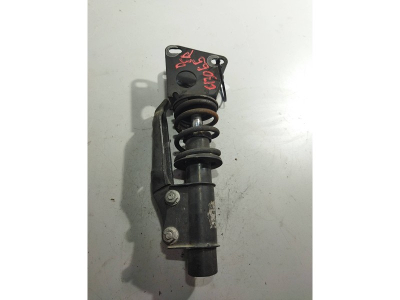 Recambio de amortiguador trasero derecho cabina para renault midlum referencia OEM IAM 82052323  