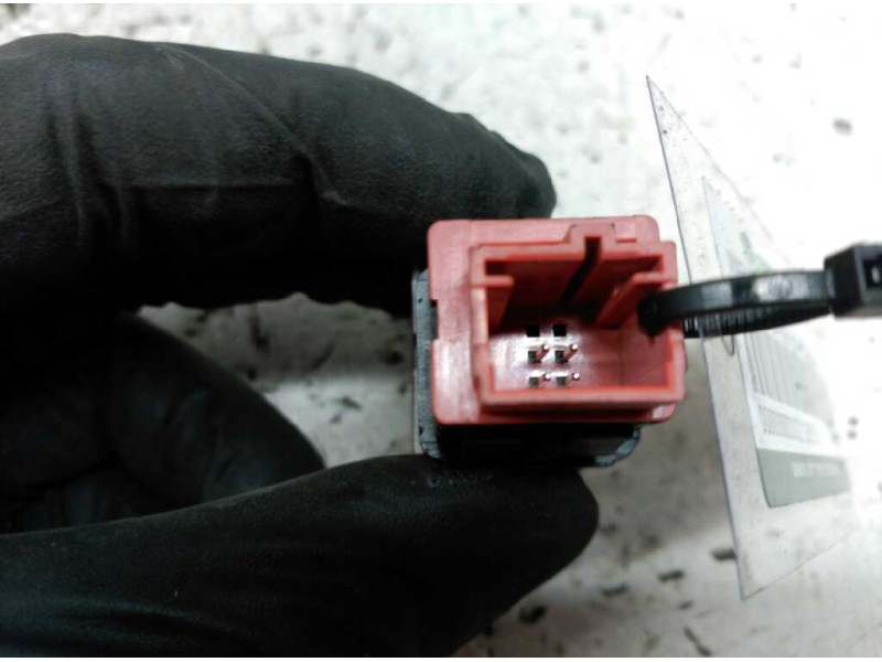 Recambio de warning para citroën c4 berlina collection referencia OEM IAM 96480877KR  