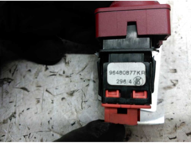 Recambio de warning para citroën c4 berlina collection referencia OEM IAM 96480877KR  