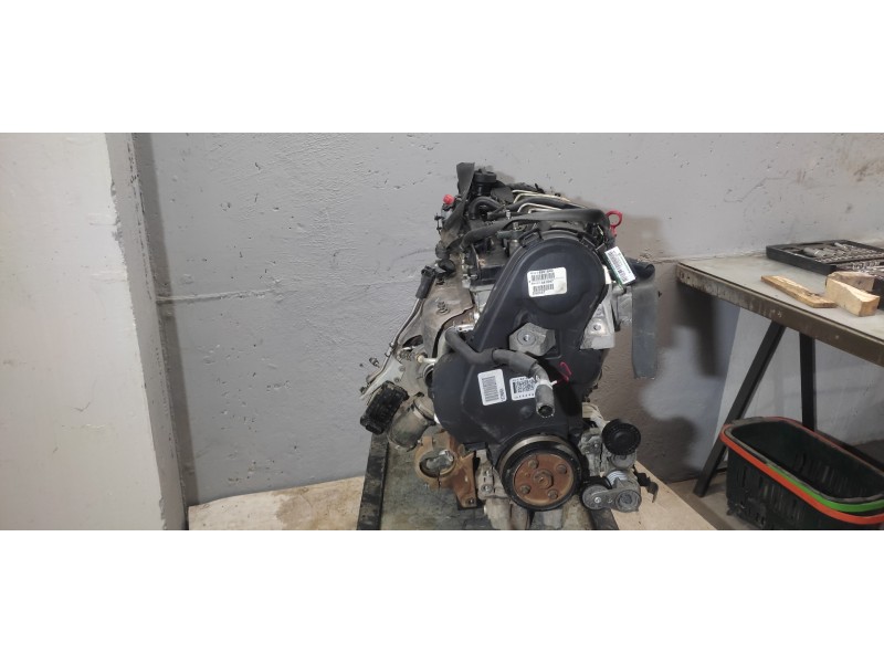 Recambio de motor completo para volvo c30 d5 kinetic referencia OEM IAM D5244T8 INYECCIÓN BOSCH 