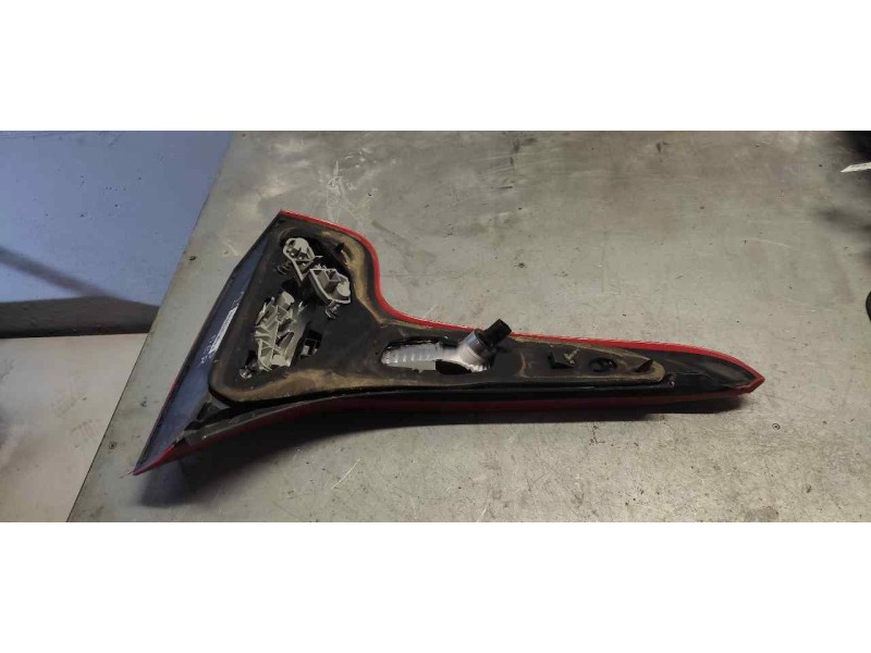 Recambio de piloto trasero derecho para volvo c30 d5 kinetic referencia OEM IAM   