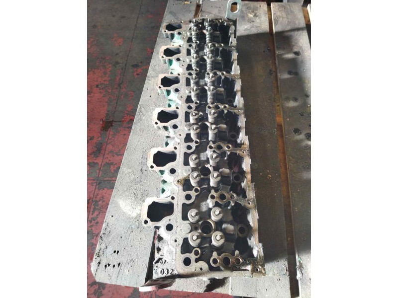 Recambio de culata para volvo fl xxx fg 4x2 cabina para grupos (l4h1c) referencia OEM IAM 20993095  