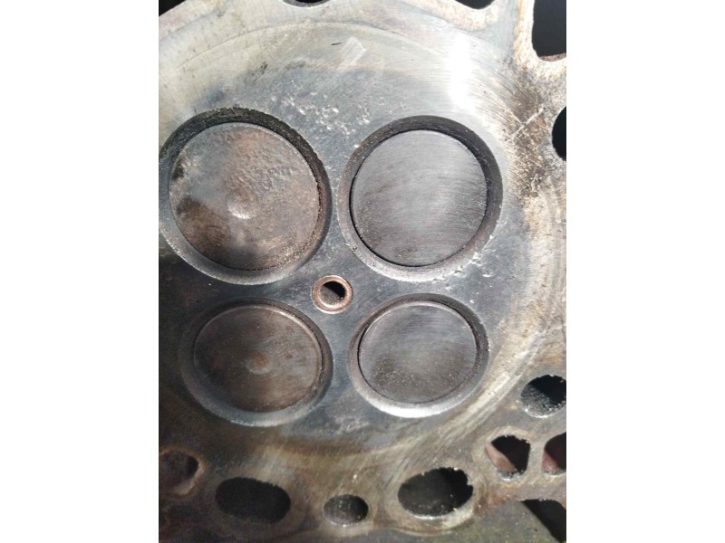 Recambio de culata para volvo fl xxx fg 4x2 cabina para grupos (l4h1c) referencia OEM IAM 20993095  