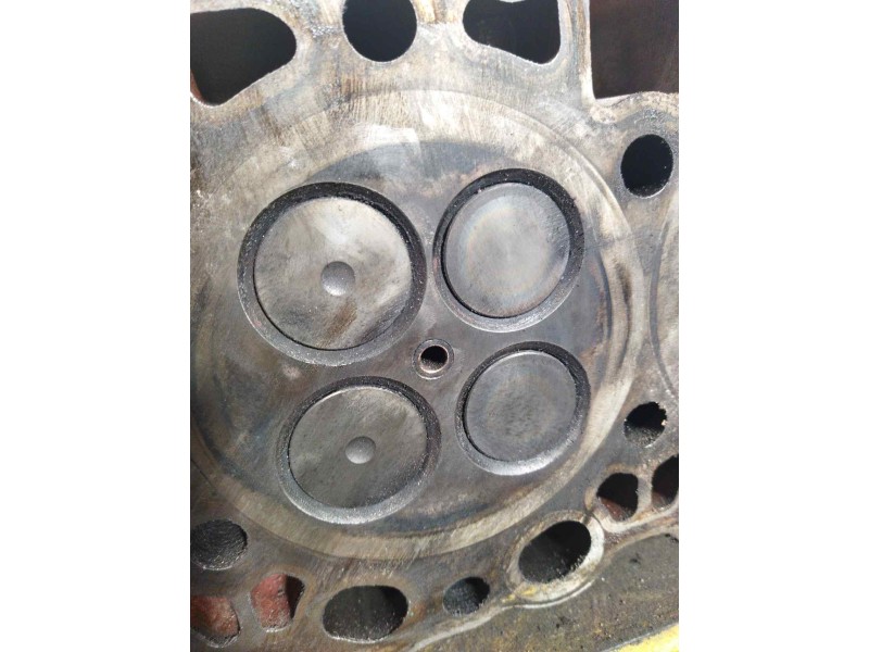 Recambio de culata para volvo fl xxx fg 4x2 cabina para grupos (l4h1c) referencia OEM IAM 20993095  