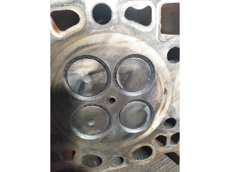 Recambio de culata para volvo fl xxx fg 4x2 cabina para grupos (l4h1c) referencia OEM IAM 20993095  