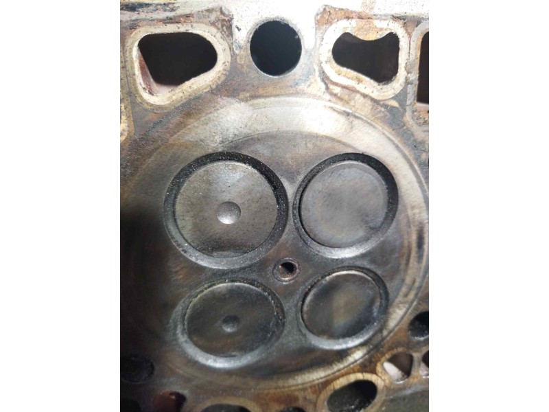 Recambio de culata para volvo fl xxx fg 4x2 cabina para grupos (l4h1c) referencia OEM IAM 20993095  