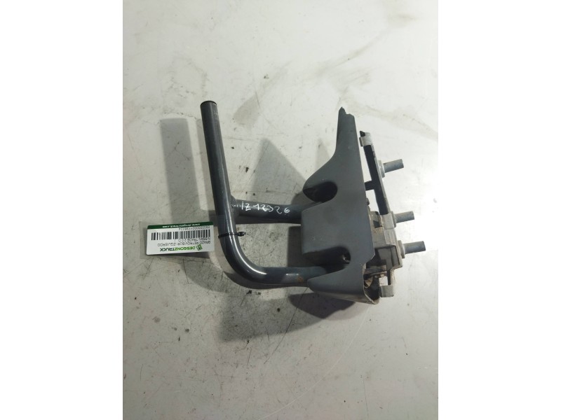 Recambio de brazo retrovisor izquierdo para nissan trade 2.0 d referencia OEM IAM   