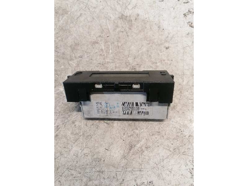 Recambio de pantalla multifuncion para renault megane ii berlina 3p referencia OEM IAM 8200755120 281203471A 