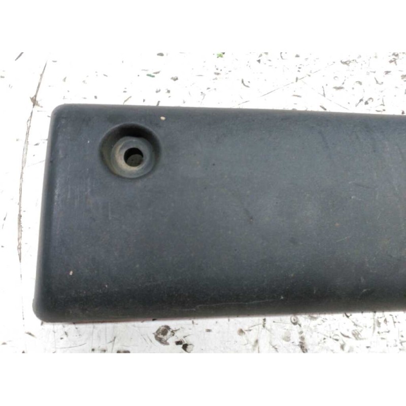 Recambio de moldura para opel movano chasis - volquete, medio 3.5t referencia OEM IAM 7701692581 DELANTERA DERECHA 68 CM