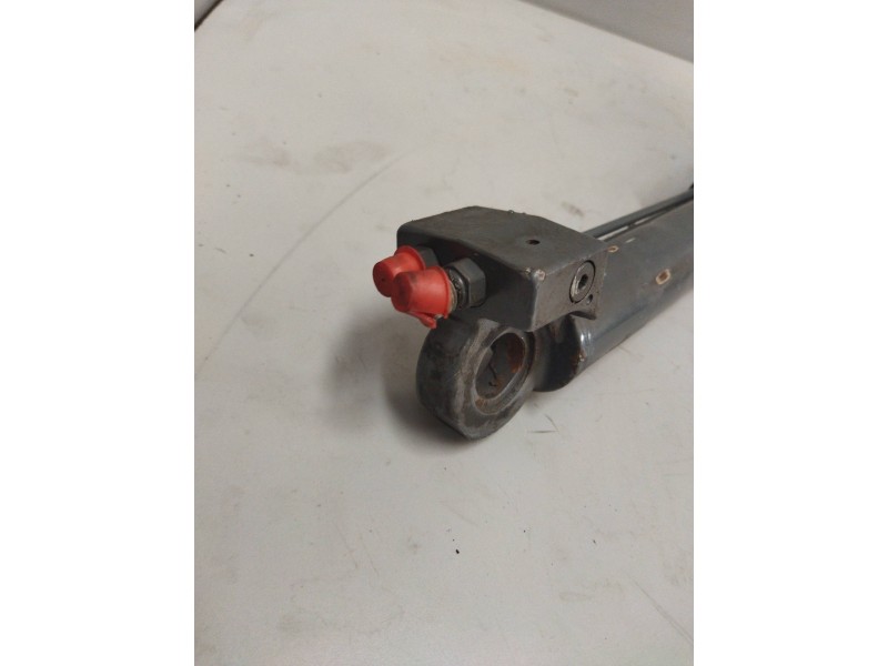 Recambio de brazo elevacion cabina para daf trucks xf 106 480 referencia OEM IAM 122840 3415365 