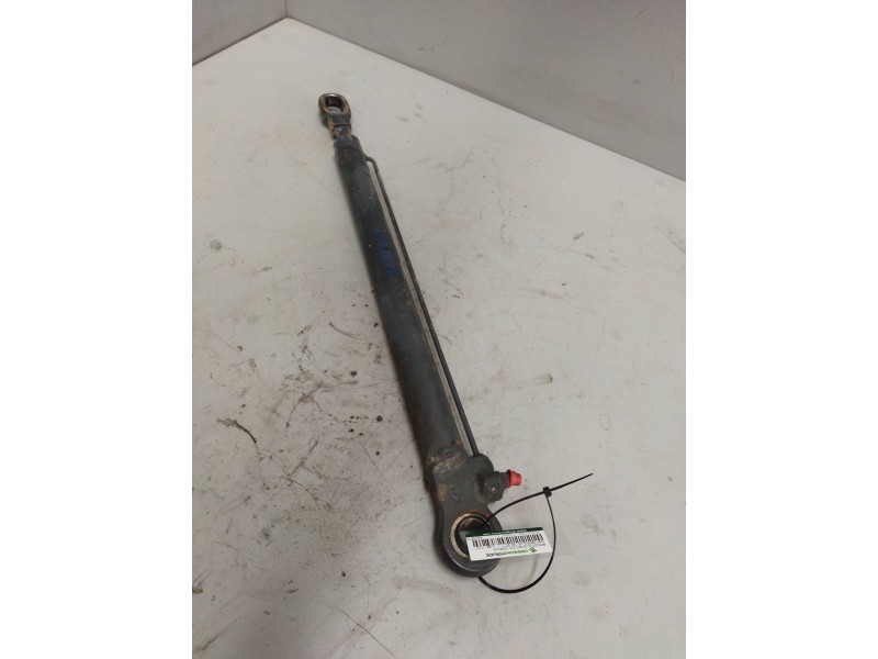 Recambio de brazo elevacion cabina para daf serie 45.180 e2 referencia OEM IAM ACHB170 180084 