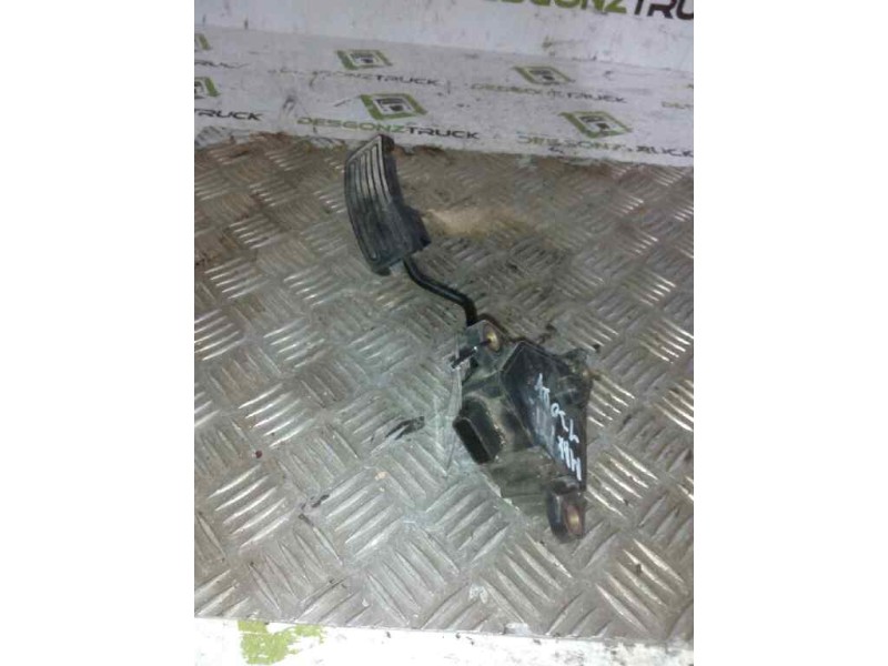 Recambio de pedal acelerador para renault maxity fg 130.35/45 referencia OEM IAM 18005MB400  