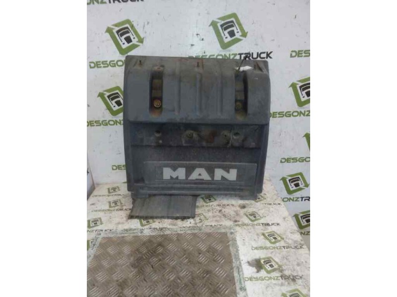 Recambio de guardabarros trasero derecho para man tg - a 18.xxx referencia OEM IAM   