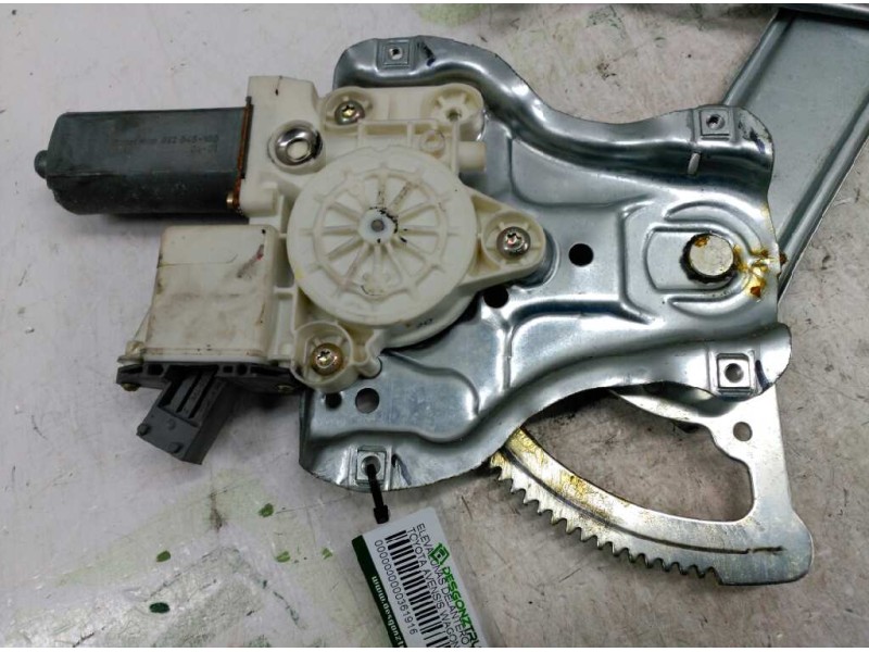 Recambio de elevalunas delantero derecho para toyota avensis wagon (t25) 2.0 d-4d executive referencia OEM IAM 6981005050  