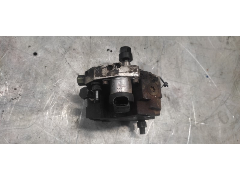 Recambio de bomba inyeccion para bmw serie 1 berlina (e81/e87) 120d referencia OEM IAM 0445010045 7788670 BOSCH