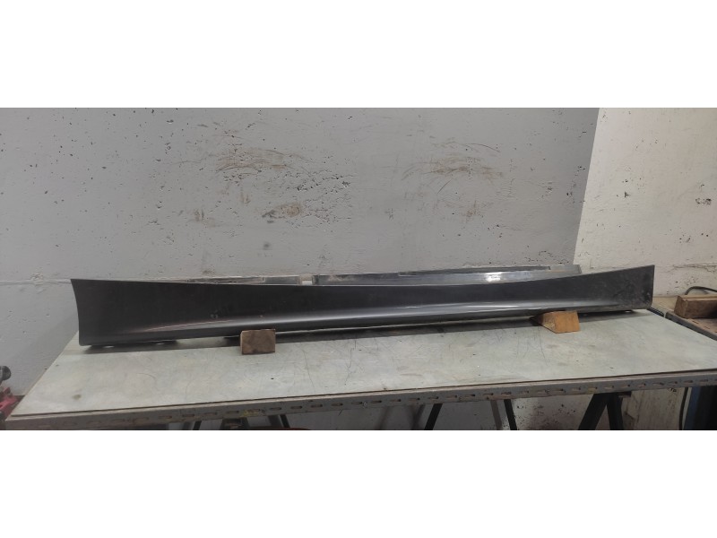 Recambio de estribo derecho para bmw serie 1 berlina (e81/e87) 120d referencia OEM IAM   