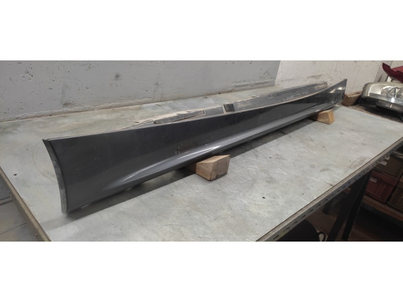 Recambio de estribo derecho para bmw serie 1 berlina (e81/e87) 120d referencia OEM IAM   