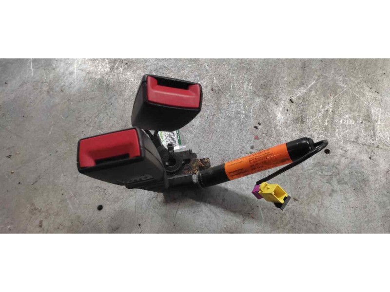 Recambio de pretensor airbag derecho para opel vectra c berlina club referencia OEM IAM 24463290F TRASERO CENTRAL 