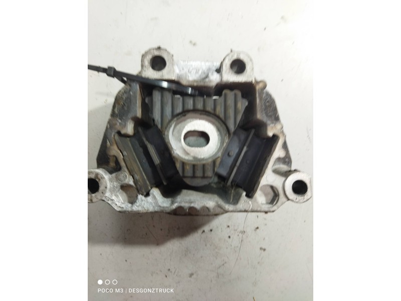 Recambio de soporte motor para renault midlum referencia OEM IAM 5010460056  