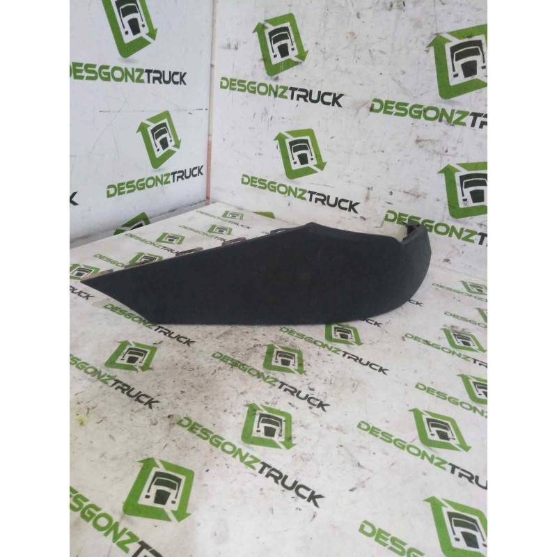 Recambio de molduras delanteras para iveco daily pr 3.0 diesel referencia OEM IAM 5801354006 5801339977 MOLDURA PARAGOLPES DEREC