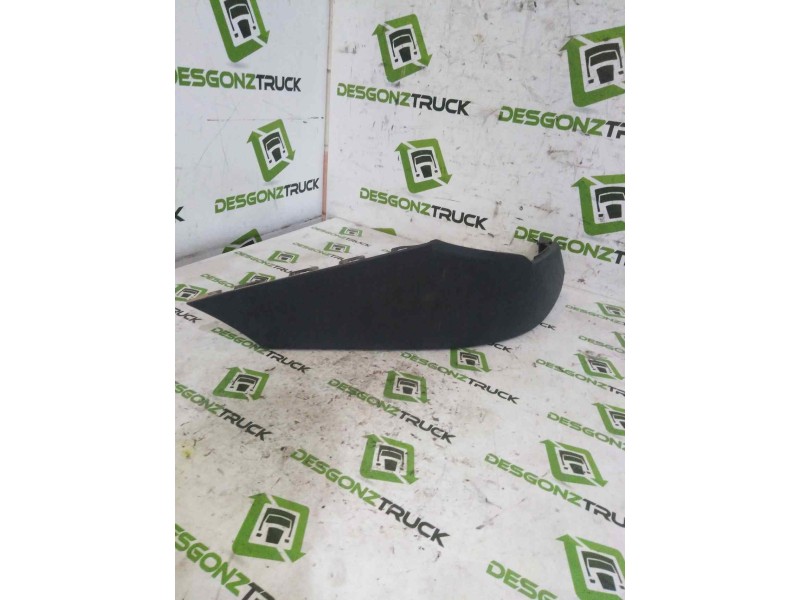 Recambio de molduras delanteras para iveco daily pr 3.0 diesel referencia OEM IAM 5801354006 5801339977 MOLDURA PARAGOLPES DEREC
