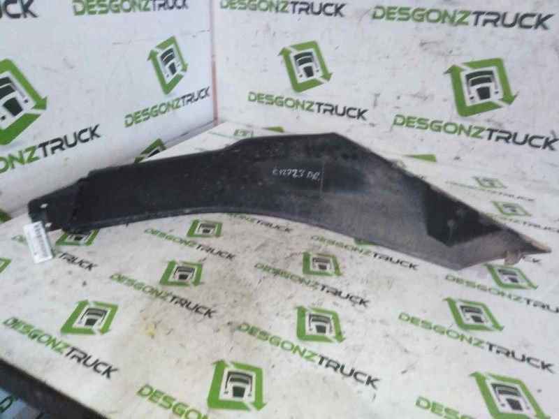 Recambio de molduras delanteras para iveco daily pr 3.0 diesel referencia OEM IAM 5801354006 5801339977 MOLDURA PARAGOLPES DEREC