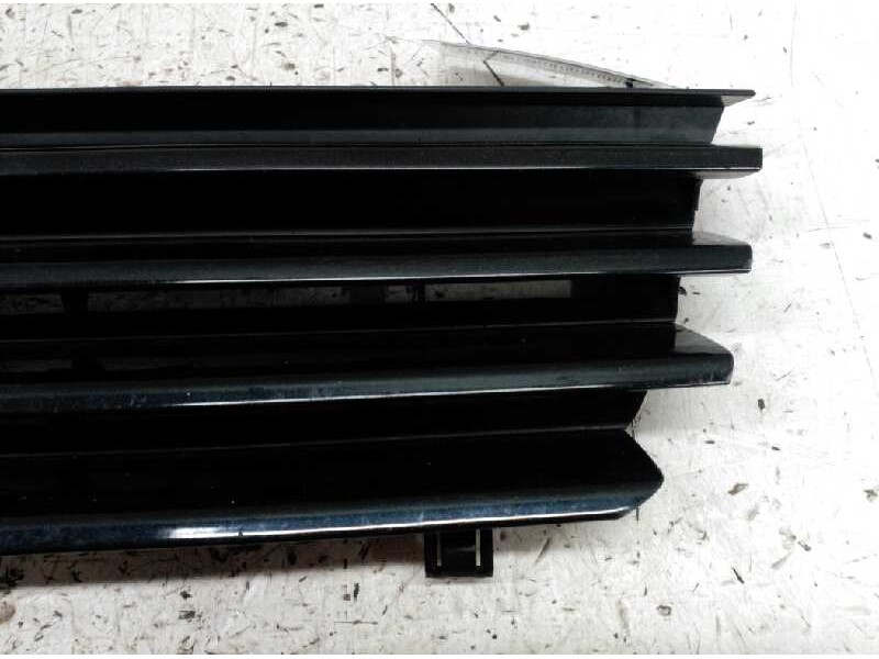 Recambio de rejilla delantera central para volkswagen polo berlina (6n2) trendline referencia OEM IAM 6N0853651 6N0853655 