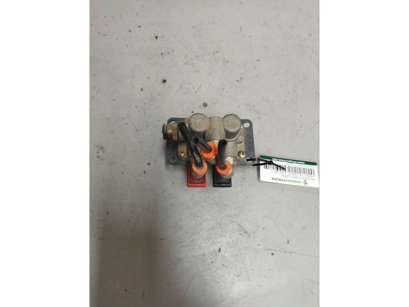 Recambio de palanca toma fuerza para nissan trucks atleon 165 referencia OEM IAM   