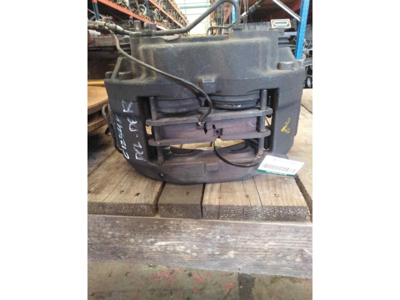 Recambio de pinza freno delantera derecha para nissan trucks atleon tk10.95 referencia OEM IAM 566202 566101 BREMBO