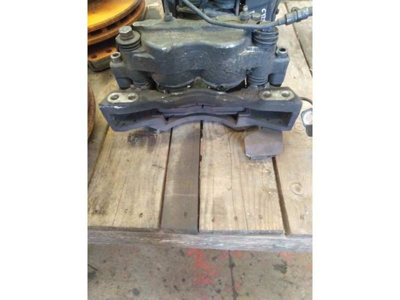 Recambio de pinza freno delantera derecha para nissan trucks atleon tk10.95 referencia OEM IAM 566202 566101 BREMBO