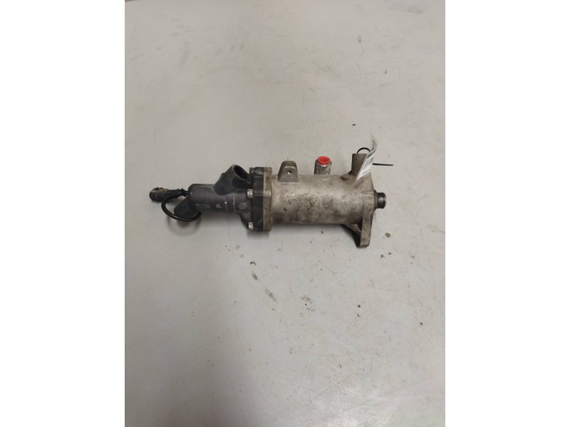 Recambio de bombin embrague para iveco eurocargo 05.03  3.9 diesel referencia OEM IAM 504084986 5801317171 SM1B