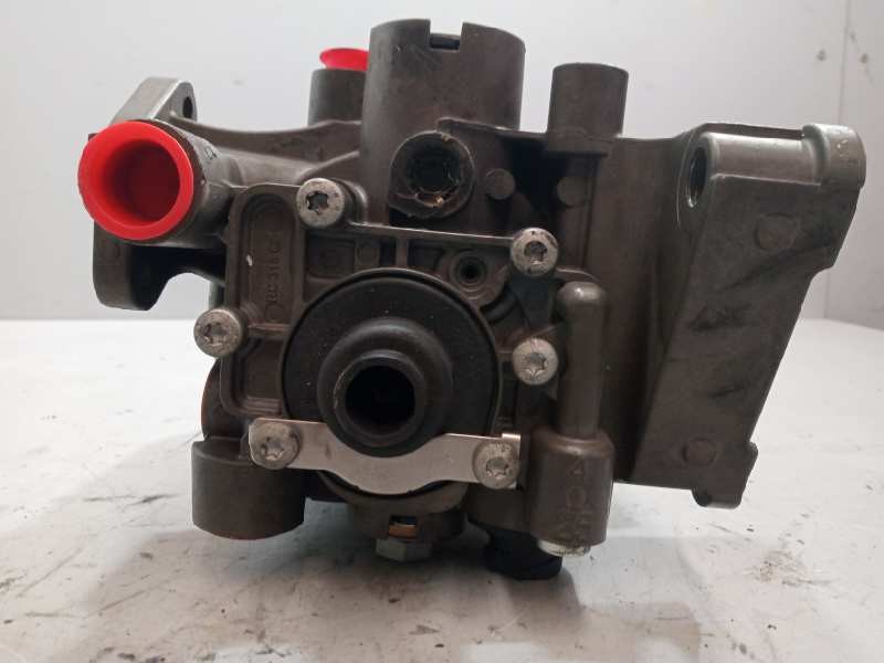 Recambio de valvula aire para mercedes trucks bus ..... referencia OEM IAM LA9034 K024634N50 