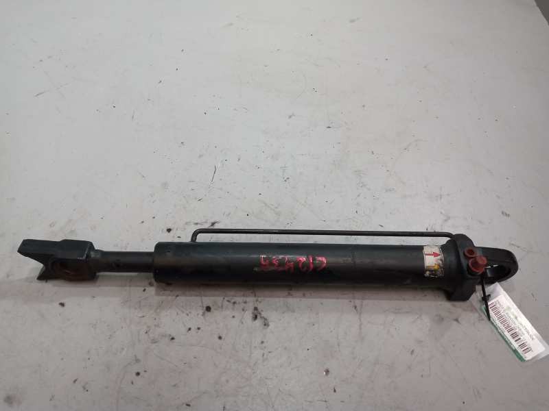 Recambio de brazo elevacion cabina para renault magnum ab 2005 12.8 diesel referencia OEM IAM 5010629264  