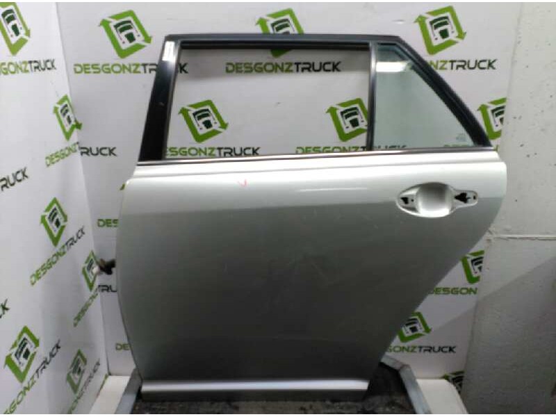 Recambio de puerta trasera izquierda para toyota avensis wagon (t25) 2.0 d-4d executive referencia OEM IAM   
