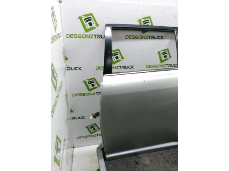Recambio de puerta trasera izquierda para toyota avensis wagon (t25) 2.0 d-4d executive referencia OEM IAM   