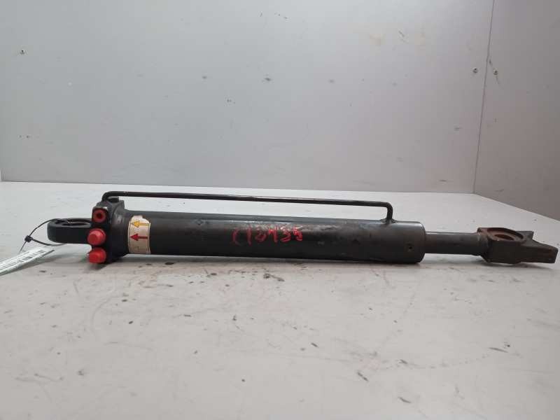 Recambio de brazo elevacion cabina para renault magnum ab 2005 12.8 diesel referencia OEM IAM 5010629108  