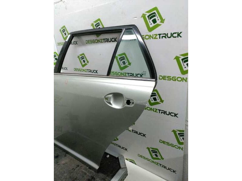 Recambio de puerta trasera izquierda para toyota avensis wagon (t25) 2.0 d-4d executive referencia OEM IAM   