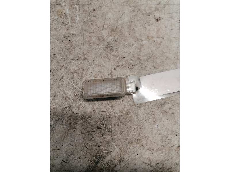 Recambio de luz interior para audi a8 (4e2) 3.7 quattro referencia OEM IAM   2 PINS