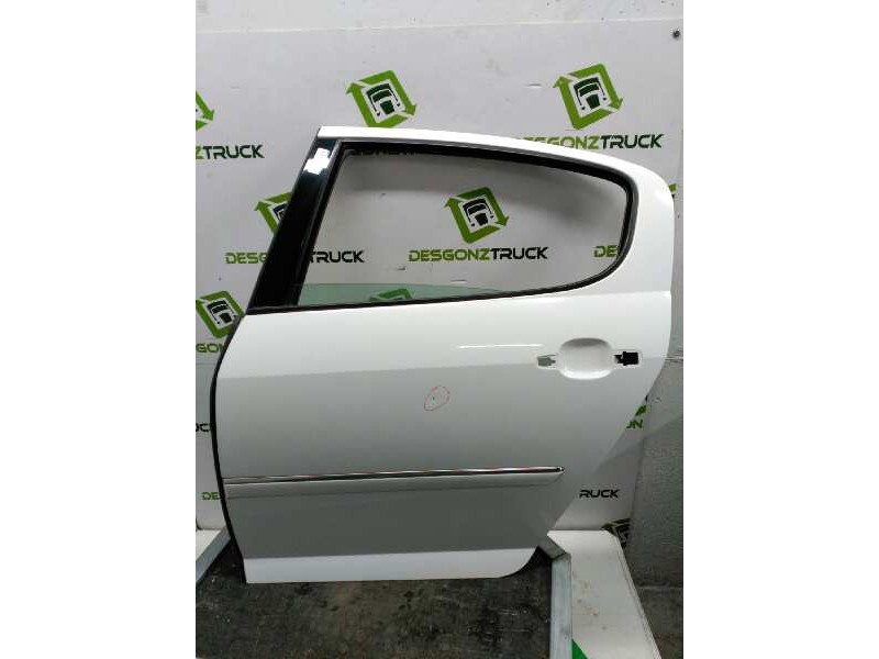 Recambio de puerta trasera izquierda para peugeot 407 sport referencia OEM IAM   